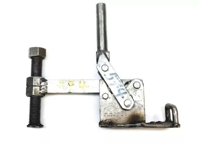 Destaco Oval Spindle Vertical Hold Down Action Toggle Clamp 3-149-832 USED