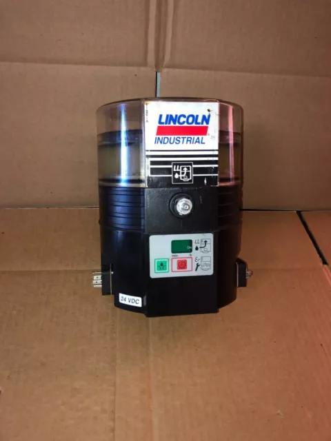 Lincoln Industrial Grease Pump 3000 PSI 120V  MODEL P30161411151
