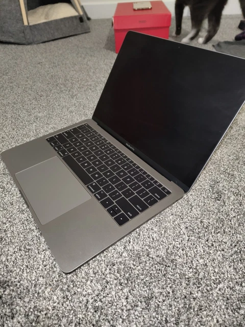 Apple MacBook Pro 2017 Intel Core i5 7th Gen 13.3" 128GB - 8GB RAM