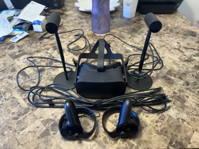 Oculus Rift VR Virtual Reality Headset CV1 Black - Exactly As Pictured