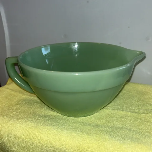 Fire King Jadeite Green Batter Mixing Bowl W/Spout & D Handle