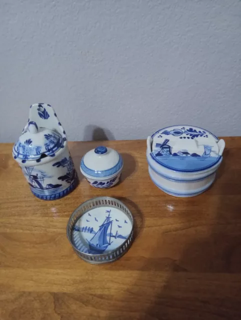 Lot of 7 Pieces of Delft Blue Pottery