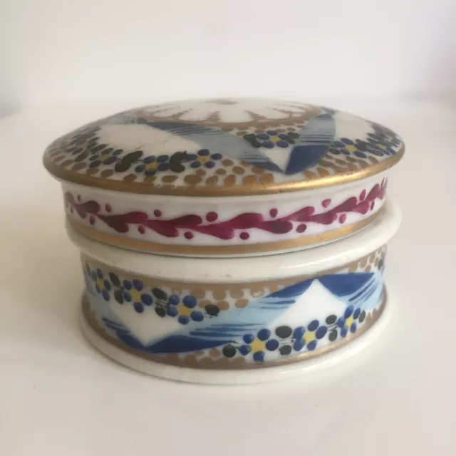 Petite Boîte à Bijoux en Porcelaine de Paris Era Sèvres Décor Floral Géométrique