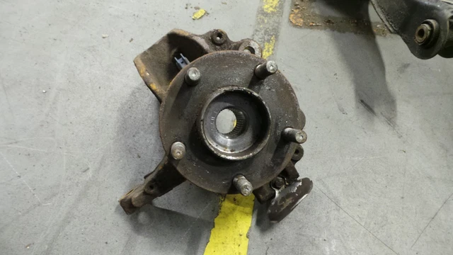 Genuine Ford Focus MK2 ST / ST225 Passenger Front Hub Knuckle - 21mm, 2005-2011 - View #8