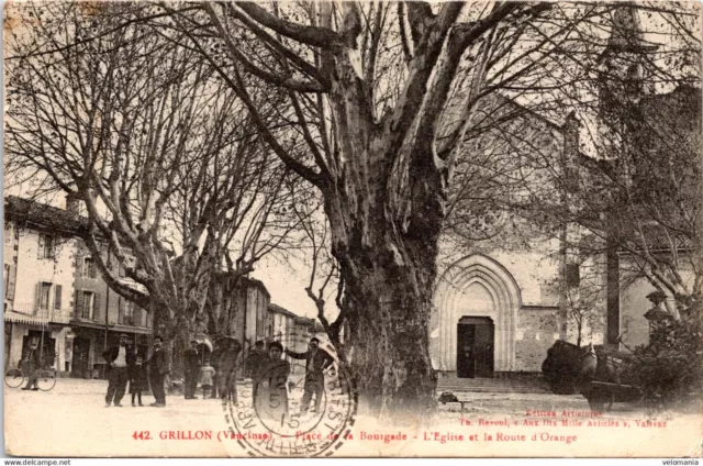 16695 cpa 84 Grillon - Place de la Bourgade