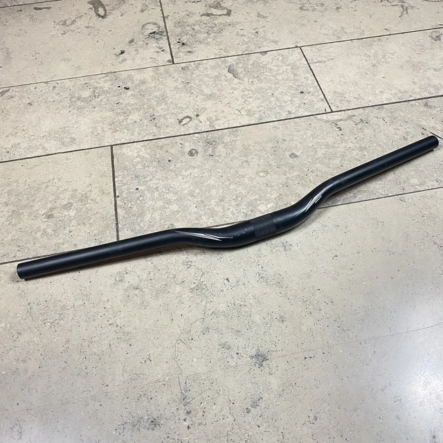 Spezialisierte Mountainbike Lenker 670 mm breite schwarze Stangen 31,8 mm Klemme 330g XC