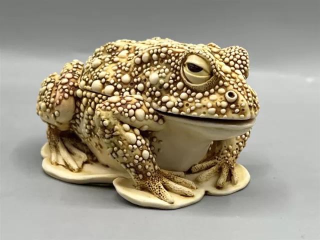 Harmony Kingdom Resin Trinket Box Figurine Frog Toad Awaiting A Kiss