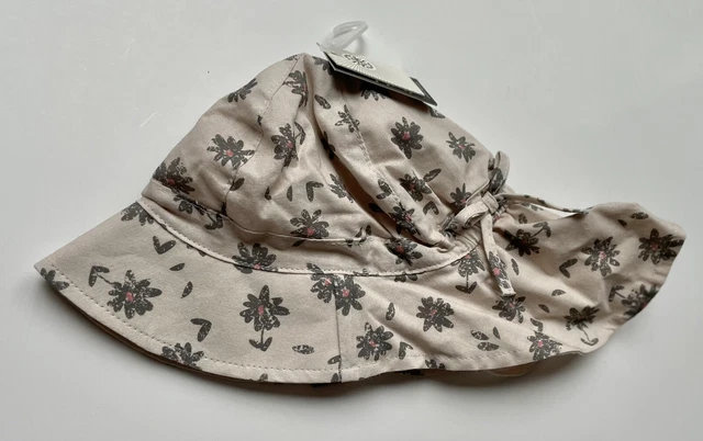 NWT  Calikids Flower Cotton Beach Hat Girls Bonnet Small 3-9 Months