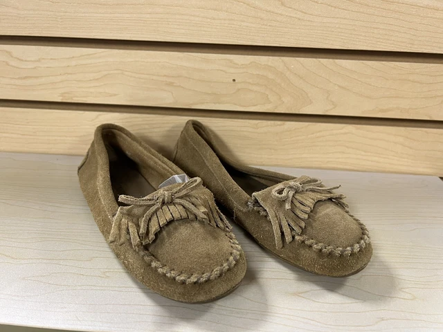 Minnetonka Tan Suede Leather Kilty Loafers Moccasins Womens Size 6.5