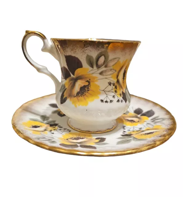 Elizabethan Fine Bone China Tea Cup and Saucer Floral & Gold Vintage Set