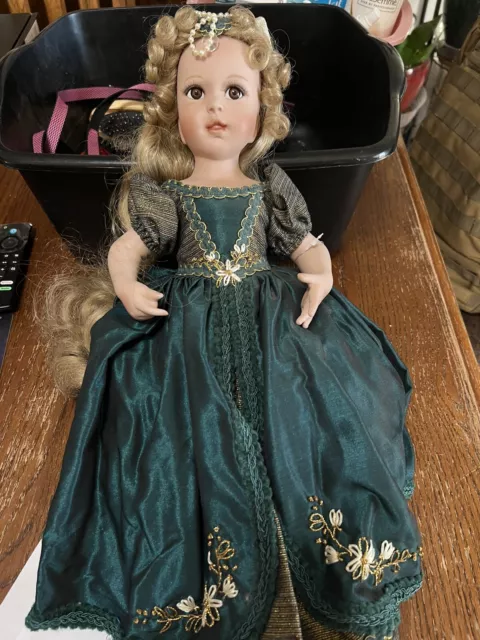 Ashton-Drake Galleries -Disney "Rapunzel" Porcelain Doll 