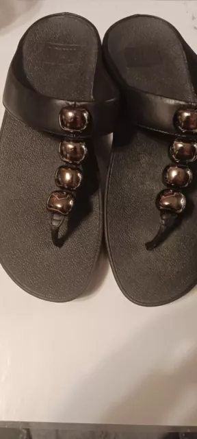 Fitflop Women’s Black Leather Thong Sandals  Size 9