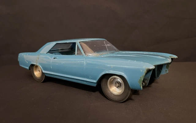 VINTAGE COX GASBETRIEBEN BUICK RIVIERA für Ersatzteile