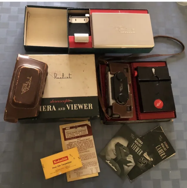 1950s Stereo Realist Camera & Viewer w Carrying Case Booklets Boxed David White