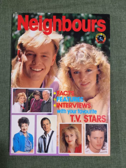 Neighbours Souvenir Book - 1989 - Kylie Minogue & Jason Donovan T.V Stars HC