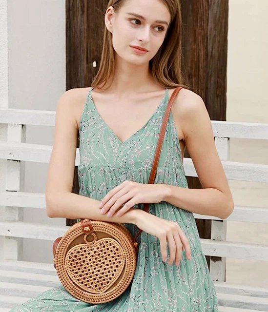 Cute Summer Beach Purse Straw Rattan Wicker Round Heart Bag Elegant Boho Bag