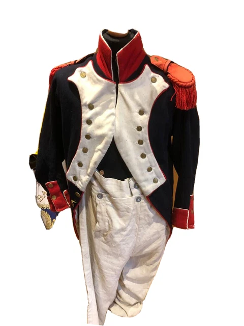 Fanzösischer Grenadier Uniformrock Repo Napolionik  um 1810 mit Epauletten rot