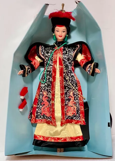 Barbie "Chinese Empress" Mattel 16708 anno 1996 (Come da foto no confezione)