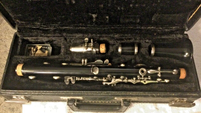 Neat little Vito Eb Clarinet w/cs  …. Nice …. 2