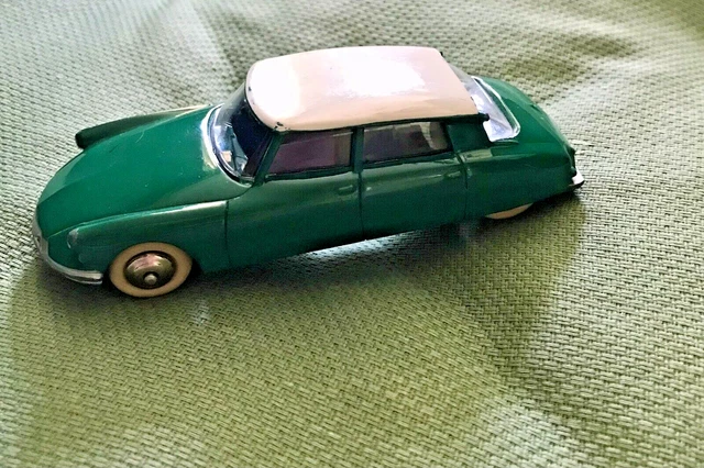 Citroën DS 19 Dinky Toys 1/43 avec boîte - France