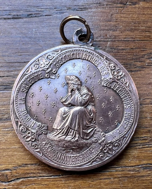 médaille religieuse ancienne " Notre Dame de la Salette " - cuivre
