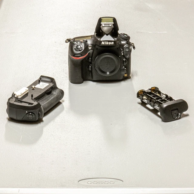 Nikon D800 36.3MP Digital SLR Camera Body and lens #303