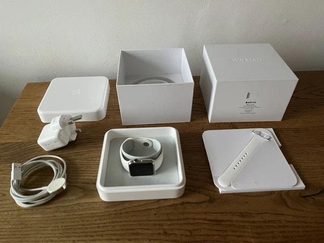 APPLE WATCH SPORT 38mm 1st Generation A1553 Silver White Strap