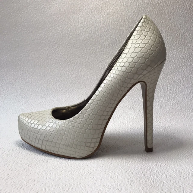 LADIES”RIVER ISLAND”COURT SHOES UK Size 5 Snake print White Heel Party