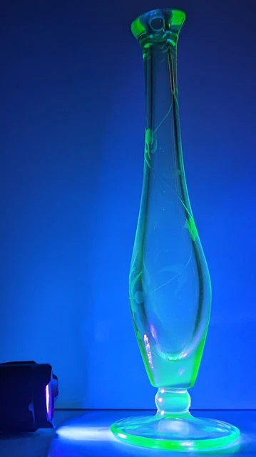 DEPRESSION ERA 30S Green Etched Vaseline Uranium Glass Swung Bud 8