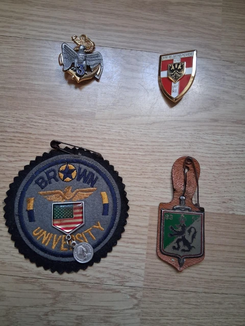 LOT D INSIGNES Miniatures EUR 45,00 - FR