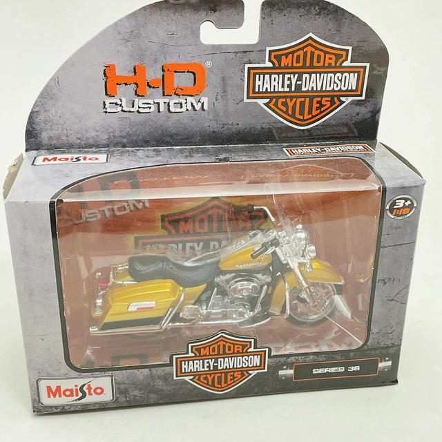 Harley Davidson 1999 FLHR Road King Gold 1:18 Scale Maisto Motorcycle Model