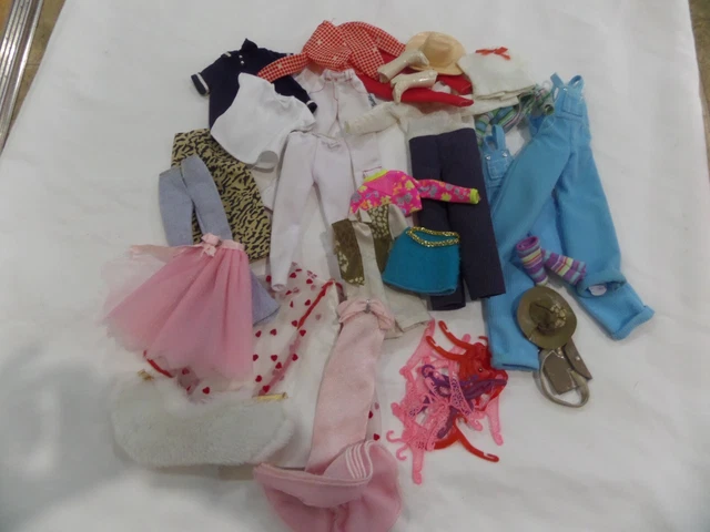 VINTAGE BARBIE DOLL Clothes, Bulk lot. $25.00 - PicClick AU