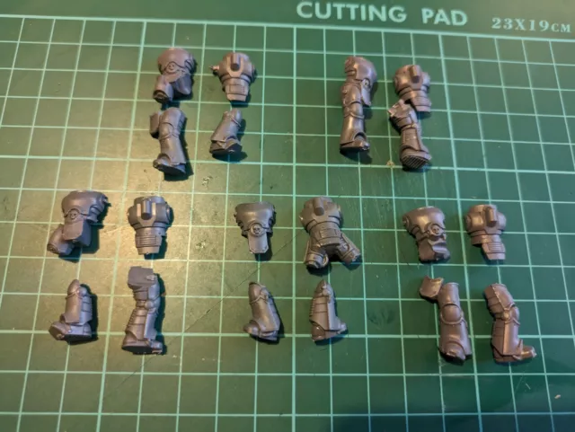 5 Space Marine Horus Heresy MK 3 Legs and Torsos (bits)