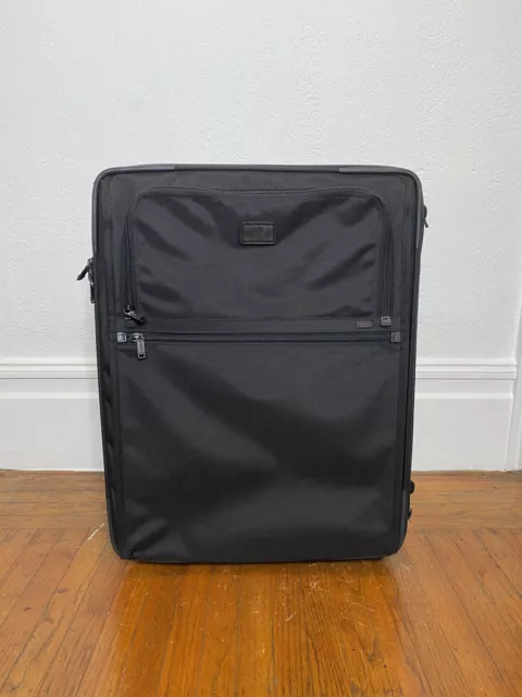 TUMI Alpha 2 Black International Expandable 2 Wheel Carry On Luggage 22026DH