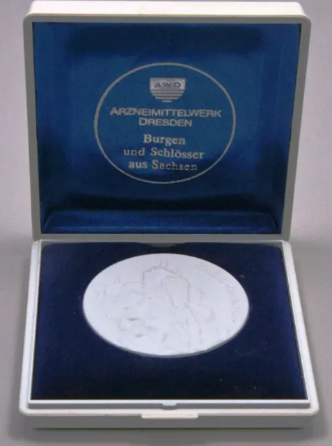 MEISSEN Porzellan-Medaille Bisquit Relief Sachsen Schloss Kriebstein OVP 2