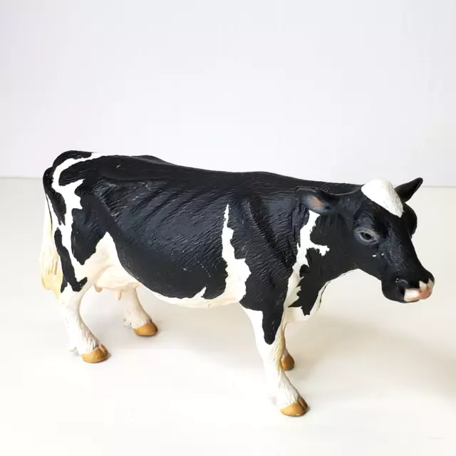 2007 Schleich Retired Holstein Milking Dairy Cow Black &White Figurine 5" Long