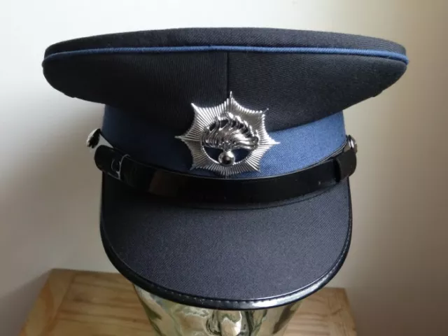 casquette gendarmerie Pays Bas obsolète