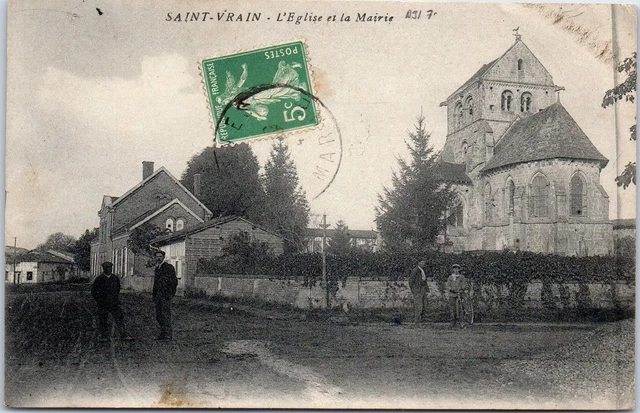 91 SAINT VRAIN - l'eglise et la mairie.