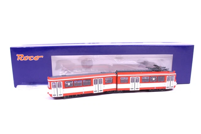 Roco 63091 H0 Driedelige tram 'Kupferberg Gold - Der Große Sekt vom Rhein' van de KVB