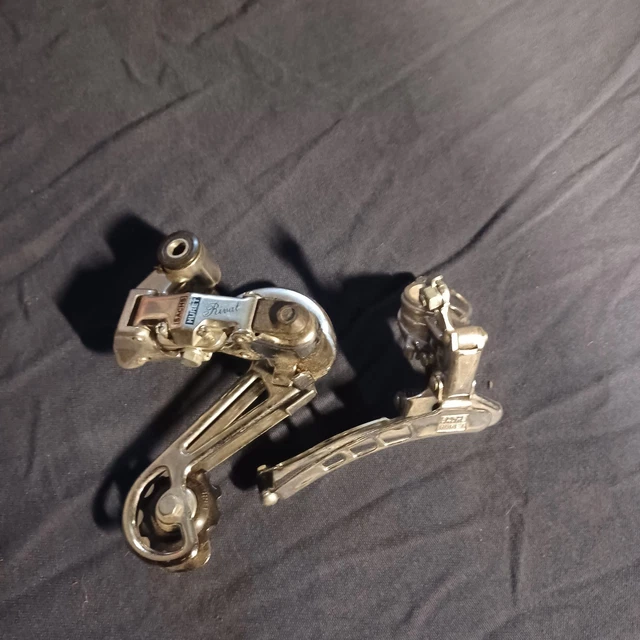 nos vintage 1970s HURET Specialites dérailleur hanger bolt couvercle