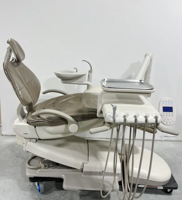 ADEC 511 Dental Chair with ADEC 532 Delivery Unit & Cuspidor .....Nice!!!