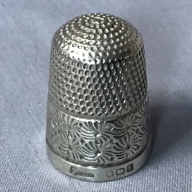 1905 Joseph Cook & Son Solid Silver Thimble Size 7 Daisy Swirl & Plain Pattern