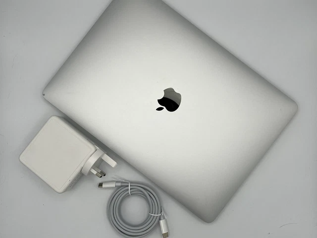 Apple 13" MacBook Pro 2017 Intel i7 2.5GHz - 256GB SSD - 16GB RAM - Silver A1708