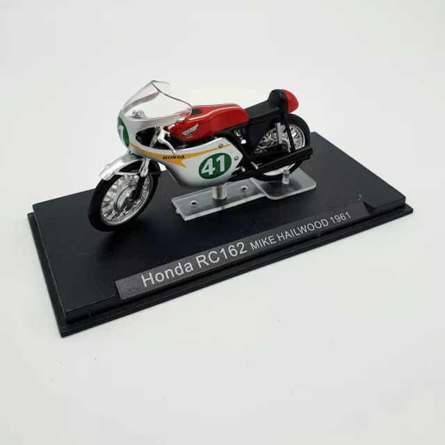 Modellino Honda RC 162 Mike Hailwood 1961 Scala 1:24 S002.