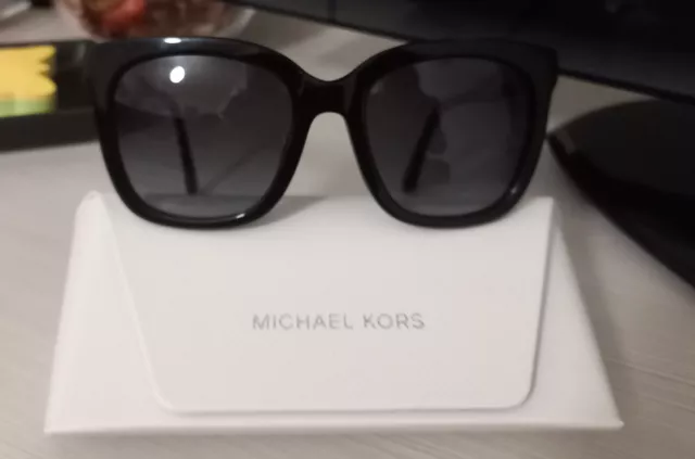 Occhiali da sole Michael kors, nuovi, mai usati.