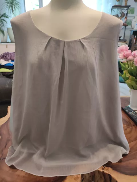 Damen Bluse ärmellos in grau in der Größe 50