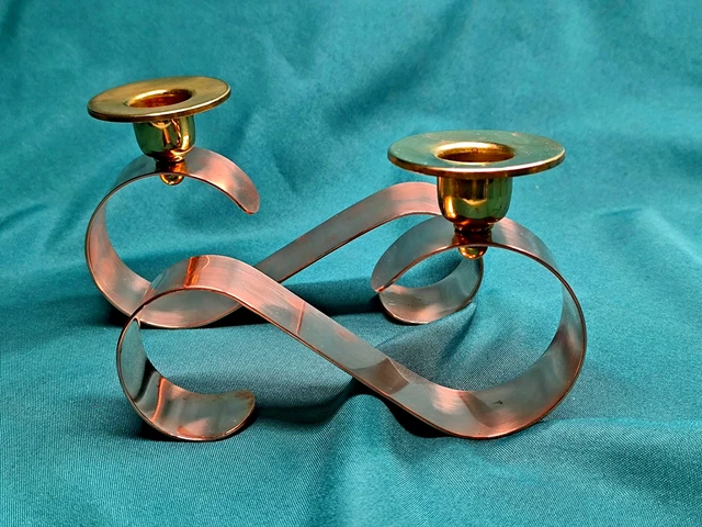 2 bougeoirs vintage en latin/cuivre? En très bon état