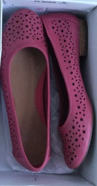 Clarks henderson sales pumps