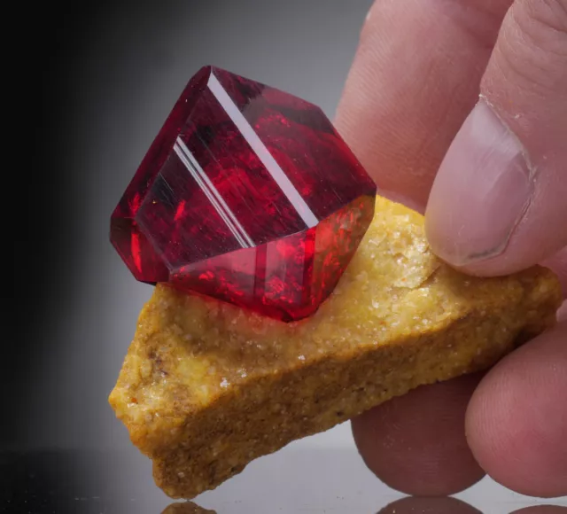 Pruskite From Poland Gemmy Ruby Red Crystals And Great Brilliance LQQK 5.0  Cm's
