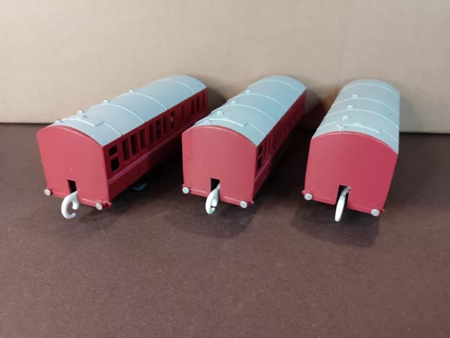 Three Duke And Duchess Coaches - Spencer's Red Express - Tomy Trackmaster